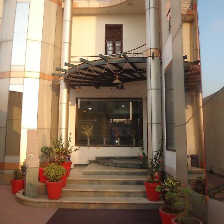 Hotel Airport Residency Ahmedabad Bagian luar foto