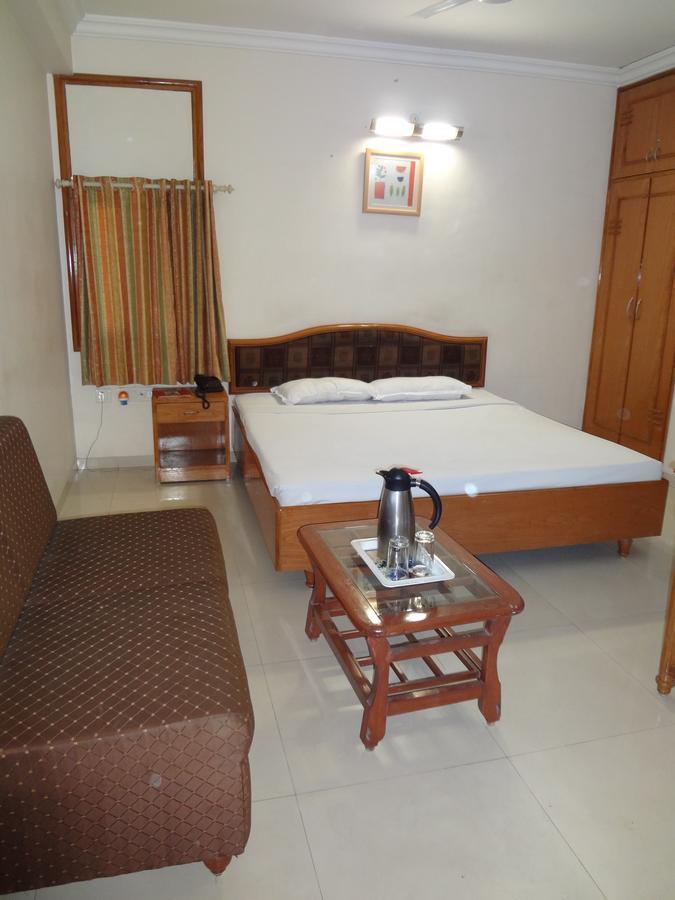 Hotel Airport Residency Ahmedabad Bagian luar foto