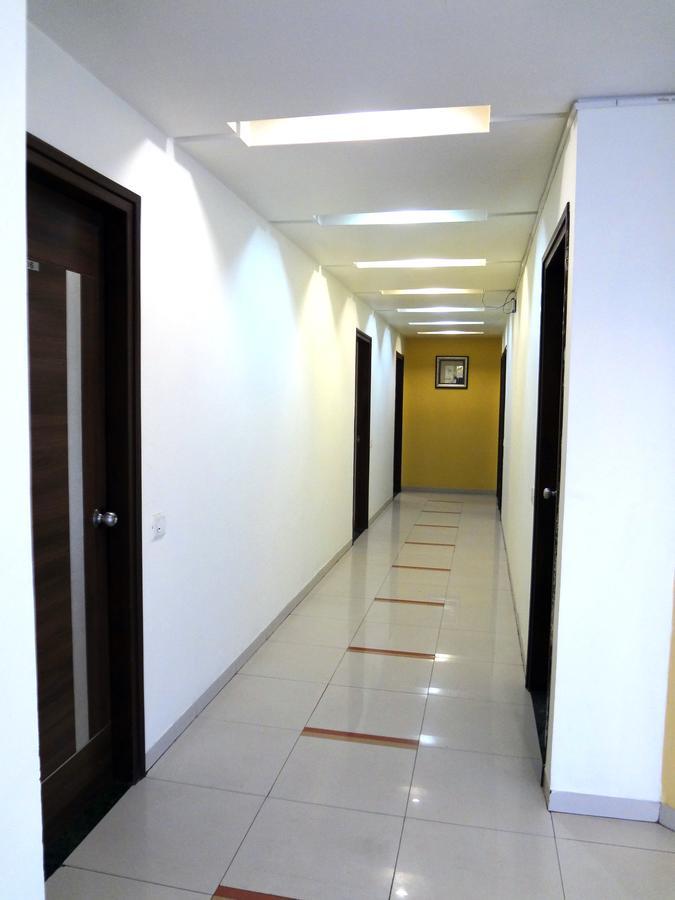 Hotel Airport Residency Ahmedabad Bagian luar foto